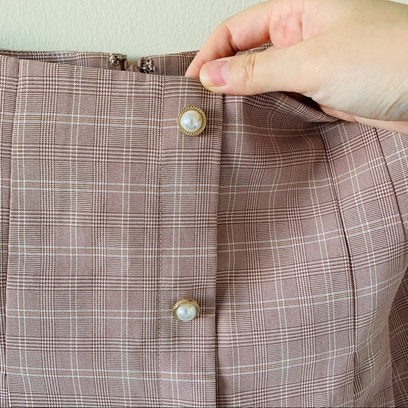 Asymmetrical Skirt lined with Shorts - Picture 3 of 5